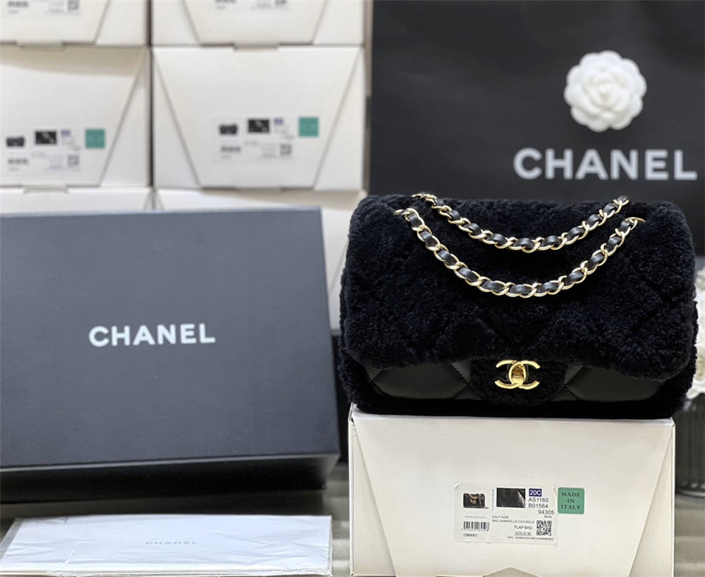 Chanel Flap bag, Shearling lambskin & gold-tone metal AS514900 Size 16*23.5*7.5cm 2025 new 